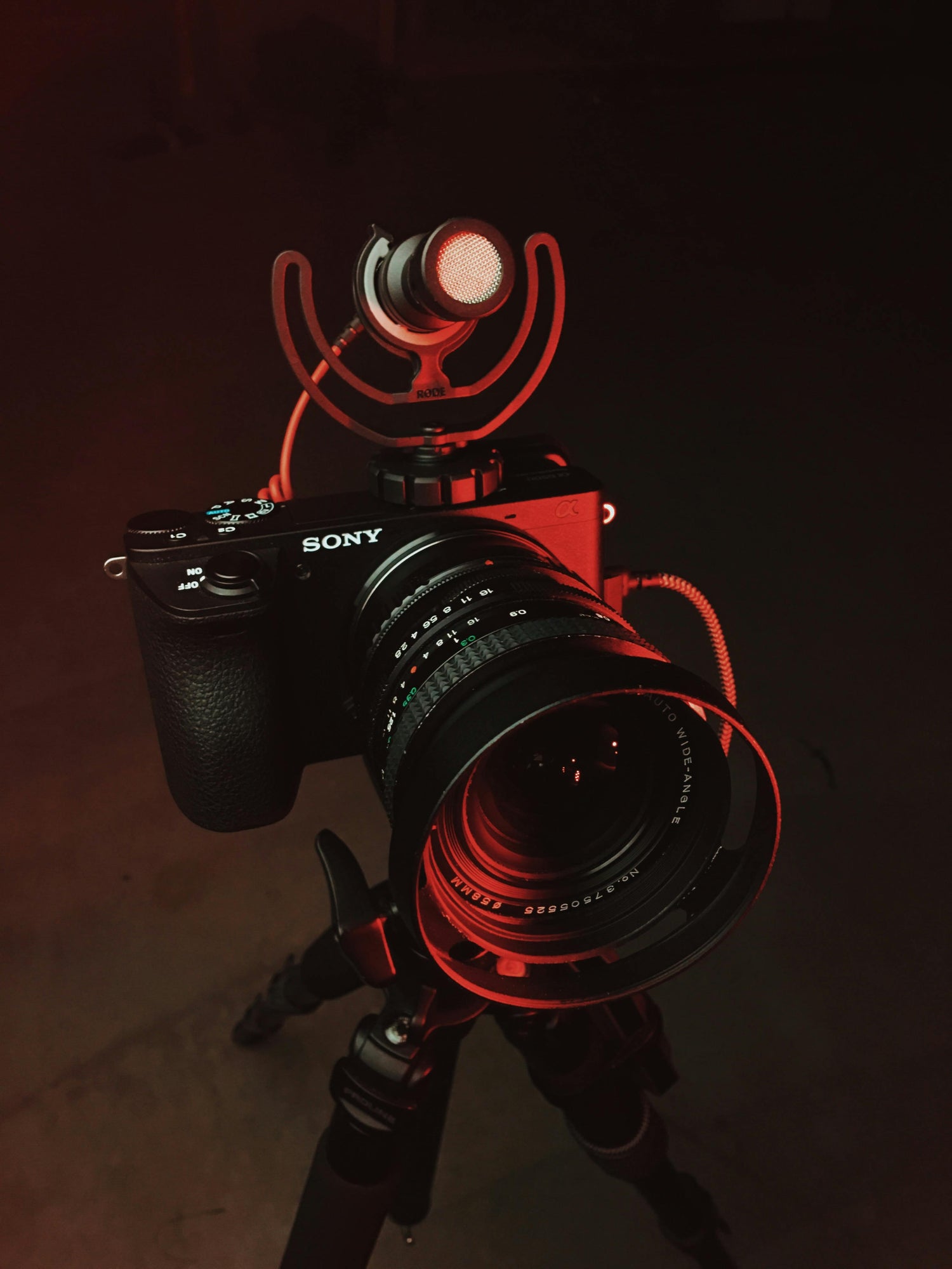 Cam gear and audio equipment – headset with noise‑cancelling microphone – THE BROADCAST PROTOCOL